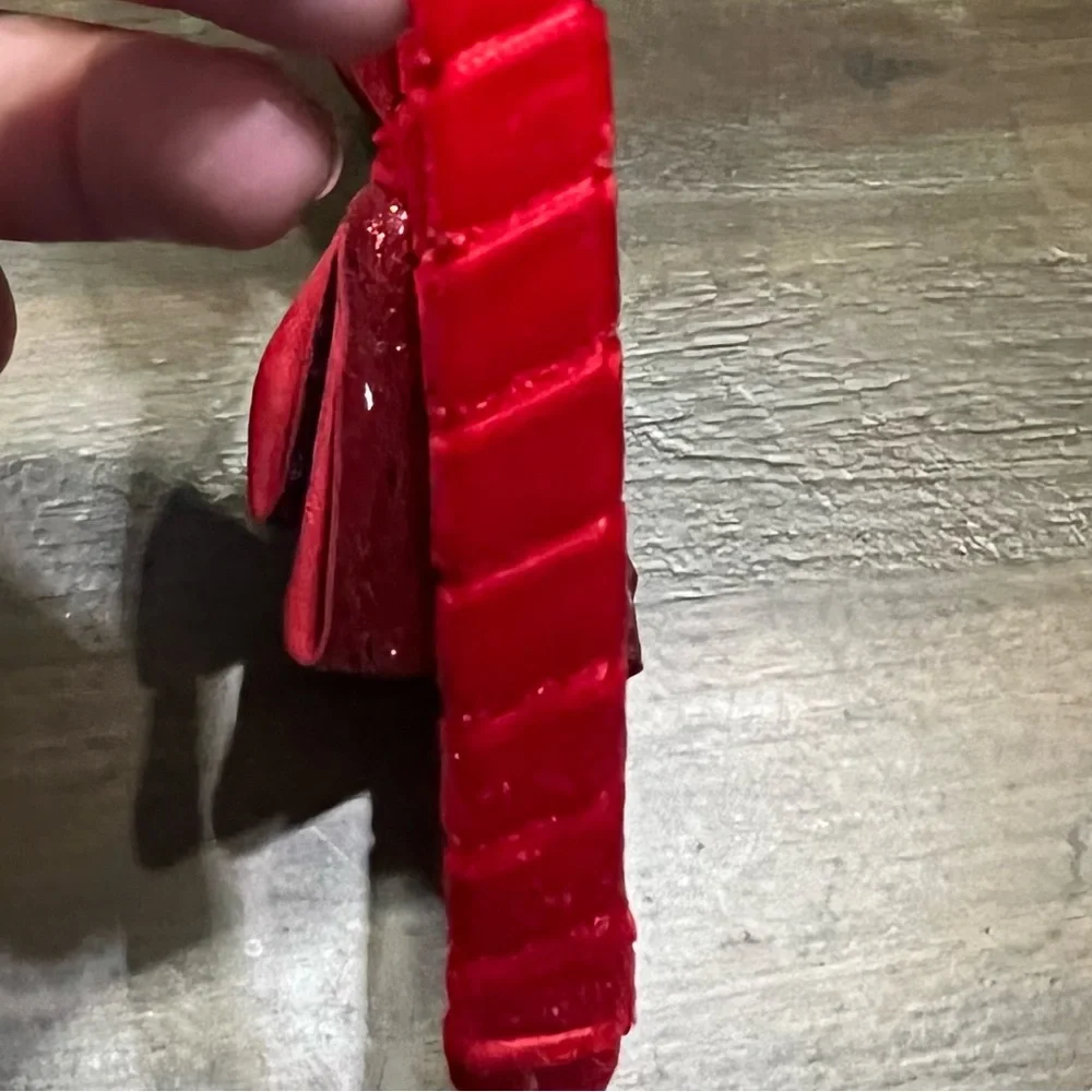Claires claire’s red